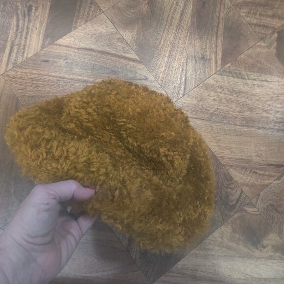 OOF WEAR Faux Fur Bucket Hat One Size New - Picture 2 of 4